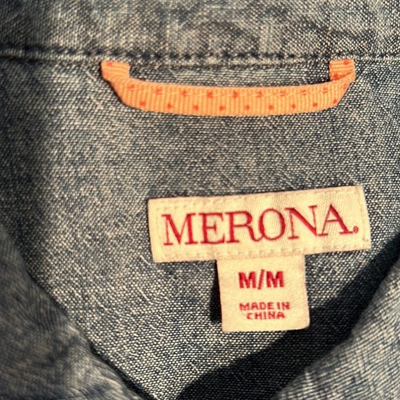 Merona Woman’s denim shirt. Size Medium. - Picture 4 of 10